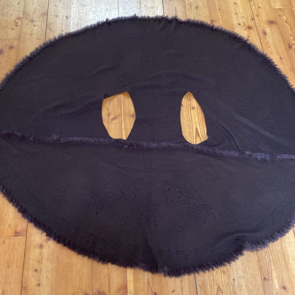 🤍 Embossed Circle Knit Vest - Picture 5 of 6